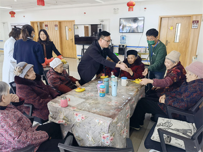 德江县老年养护院喜过“三八节”